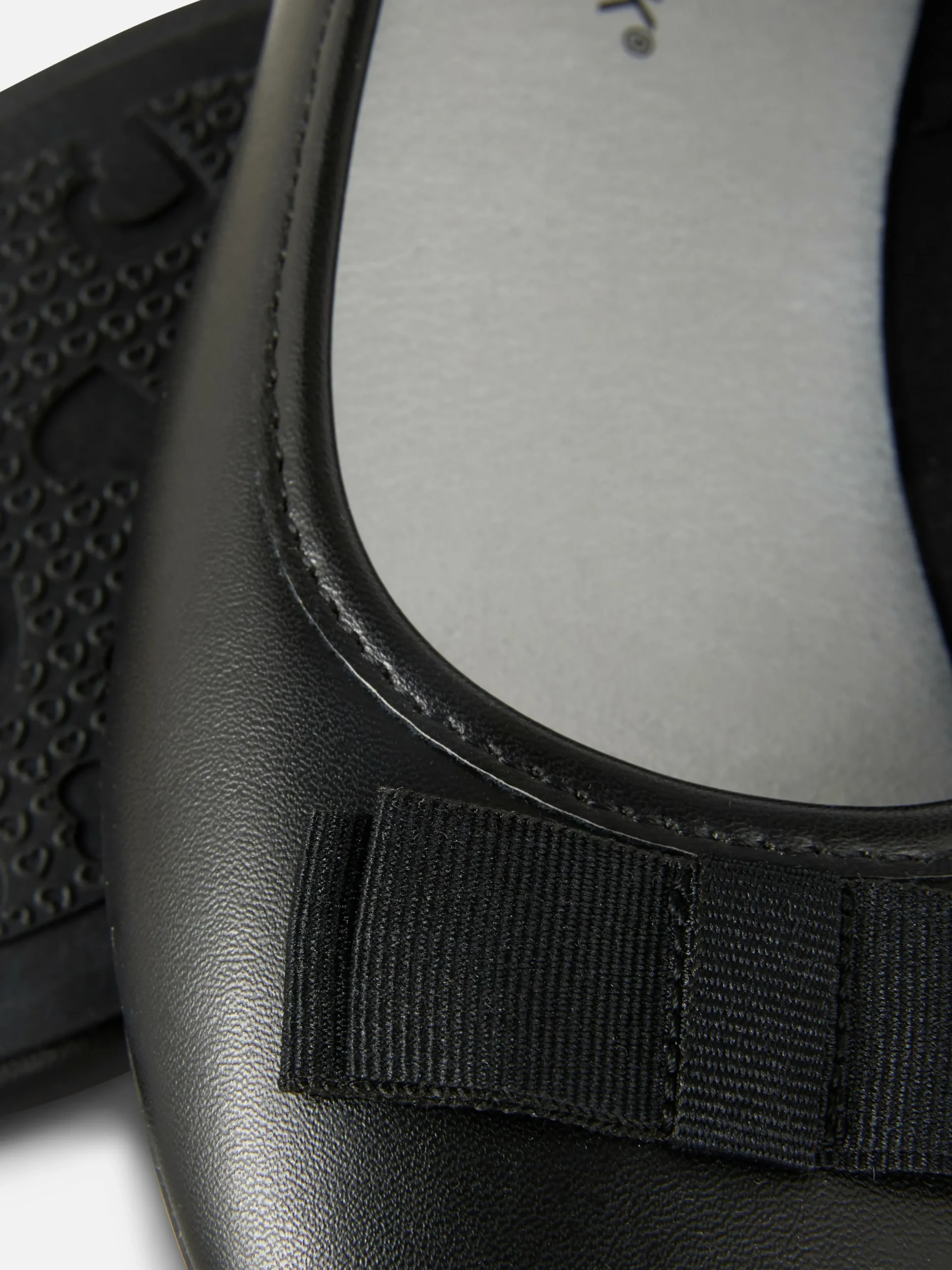 Ballerina's Met Lintdetail
