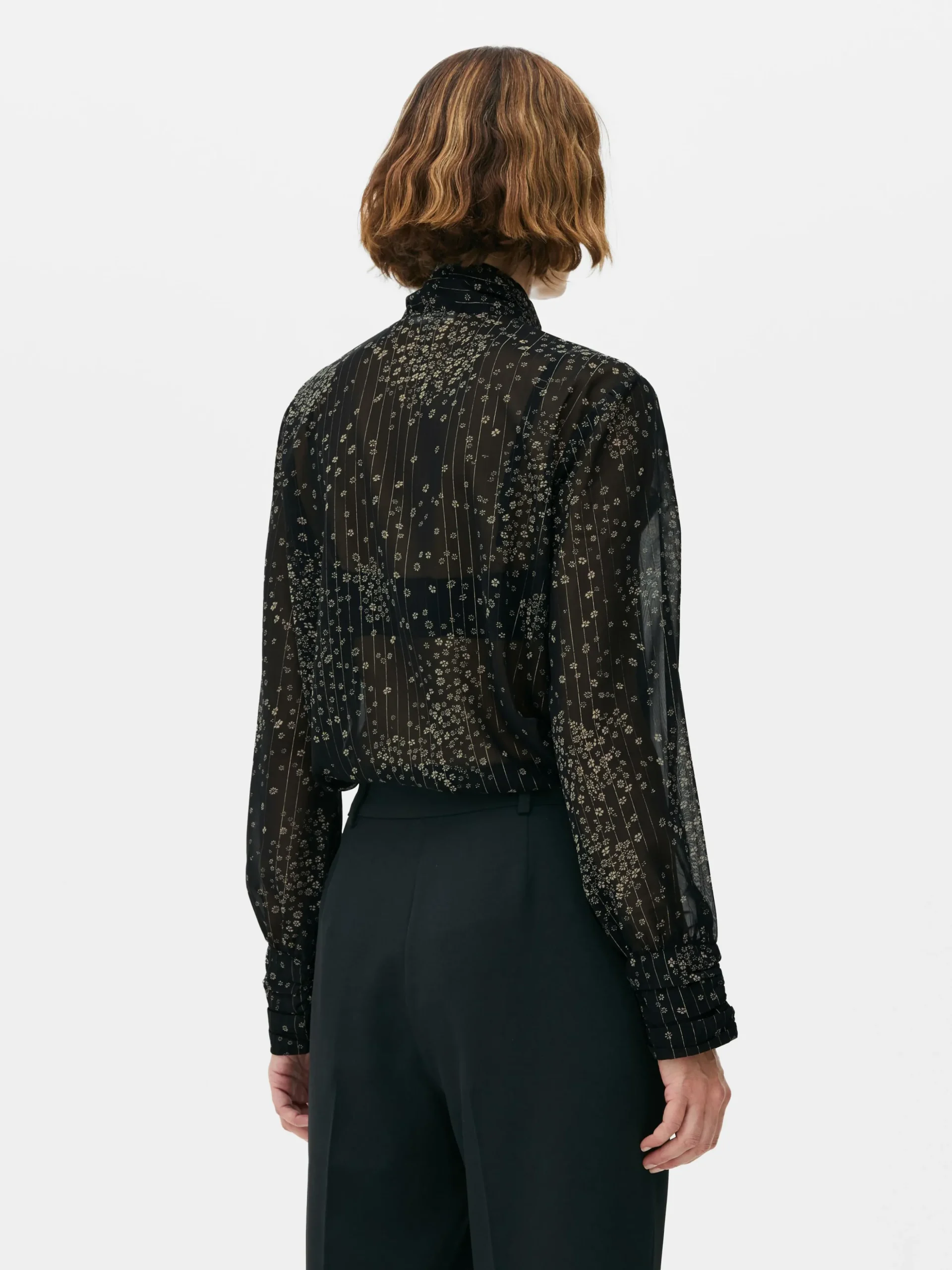 Blouse Met Knopen En Strikkraag
