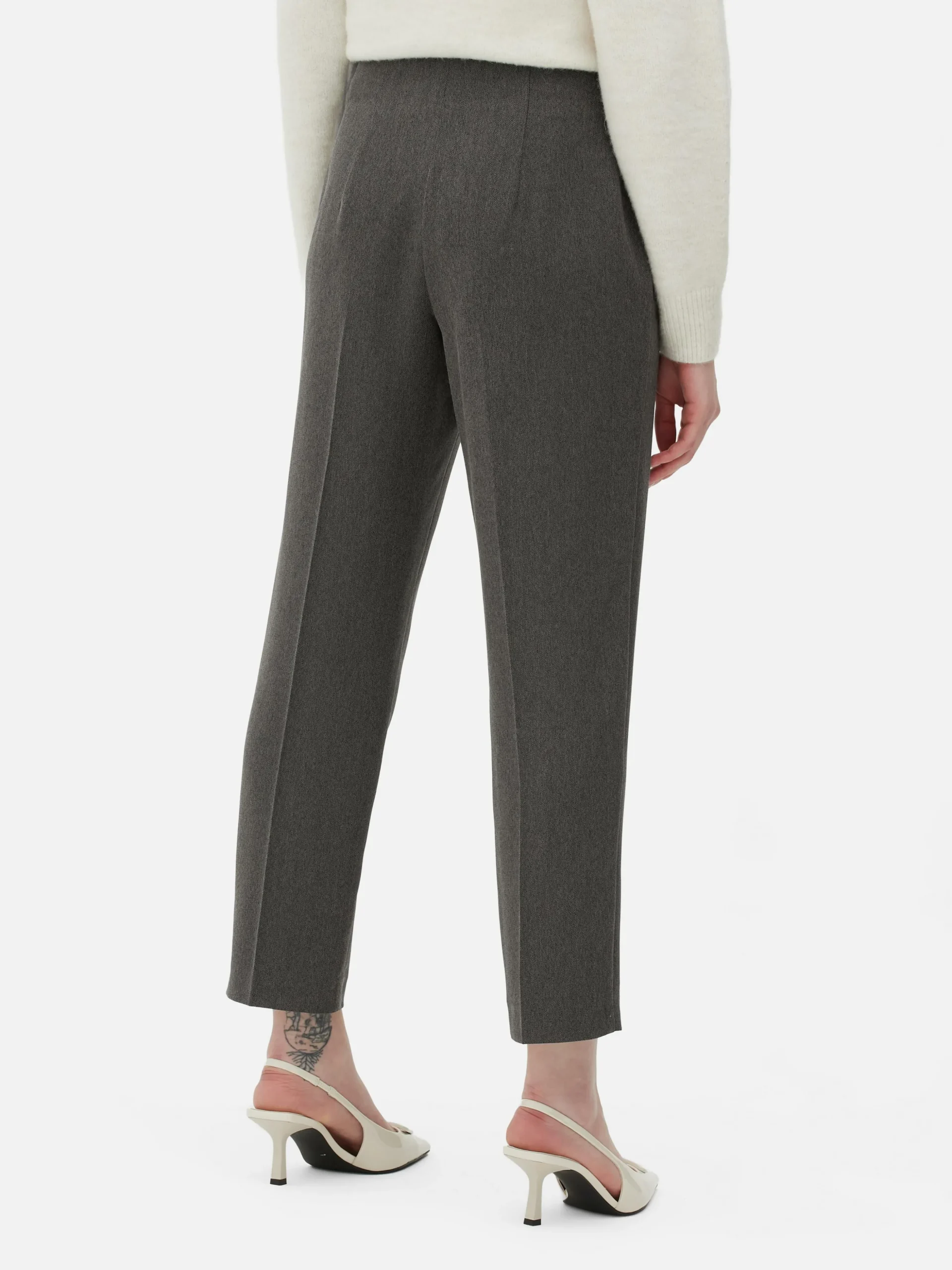 Broek Met Hoge Taille En Ingestikte Plooitjes