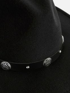 Cowboyhoed Met Studs
