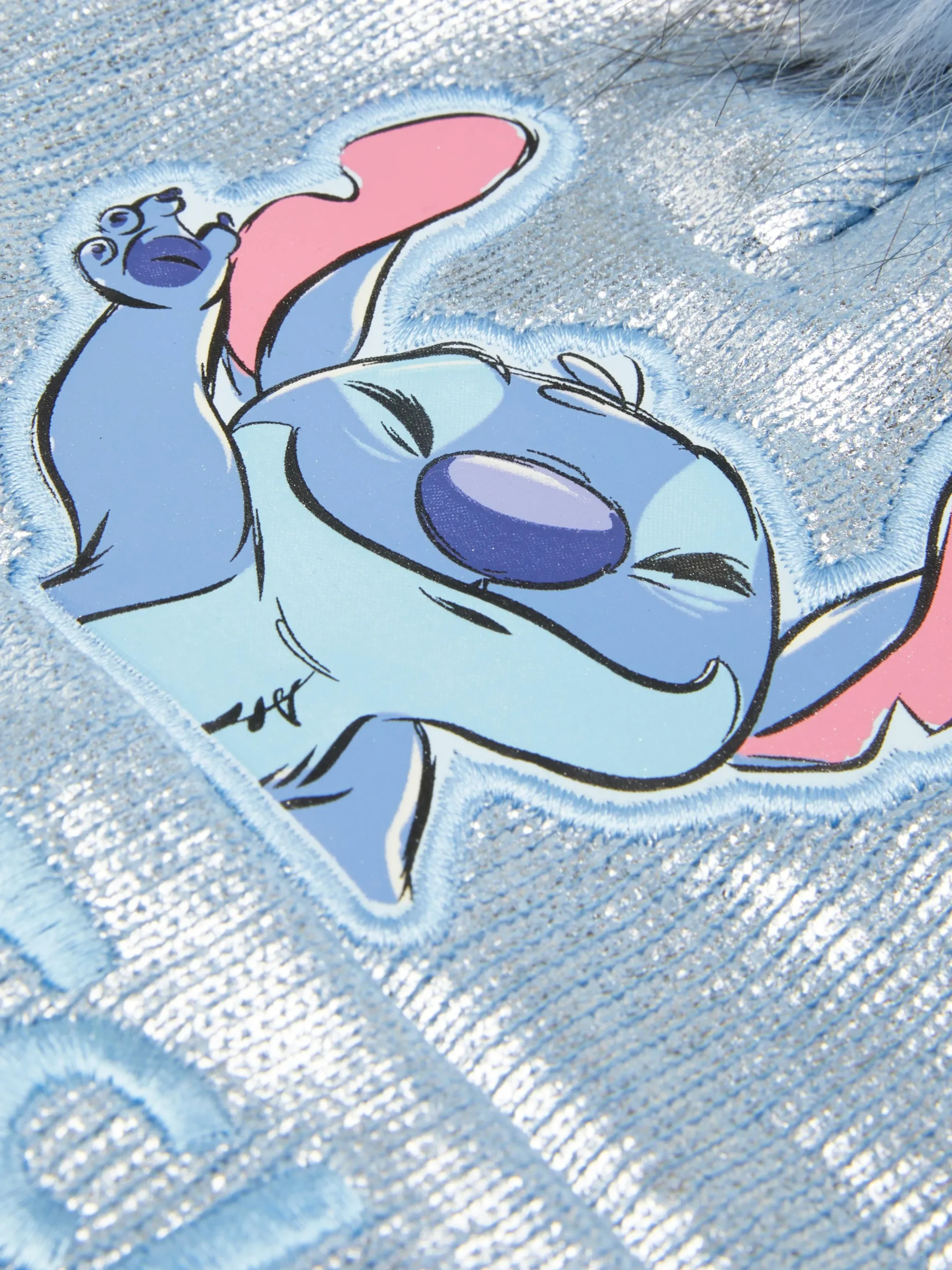 Disney's Stitch Beanie Met Pompon