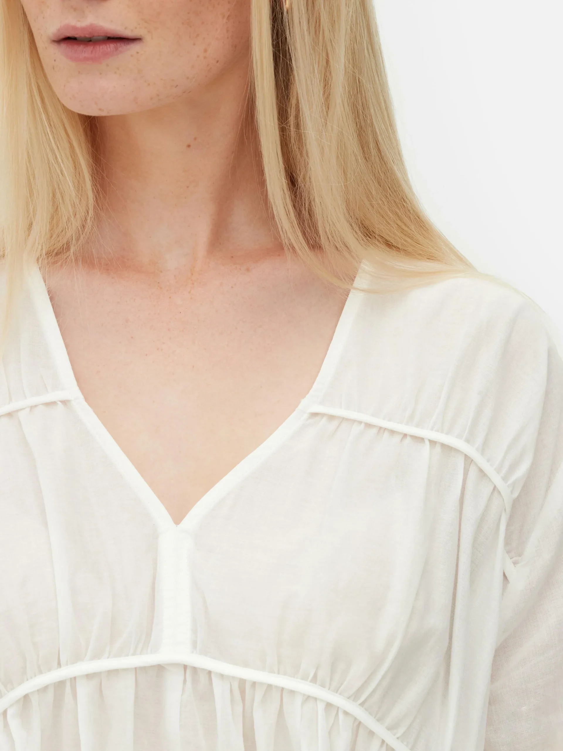Gedrapeerde Voile Blouse Met Smokwerk