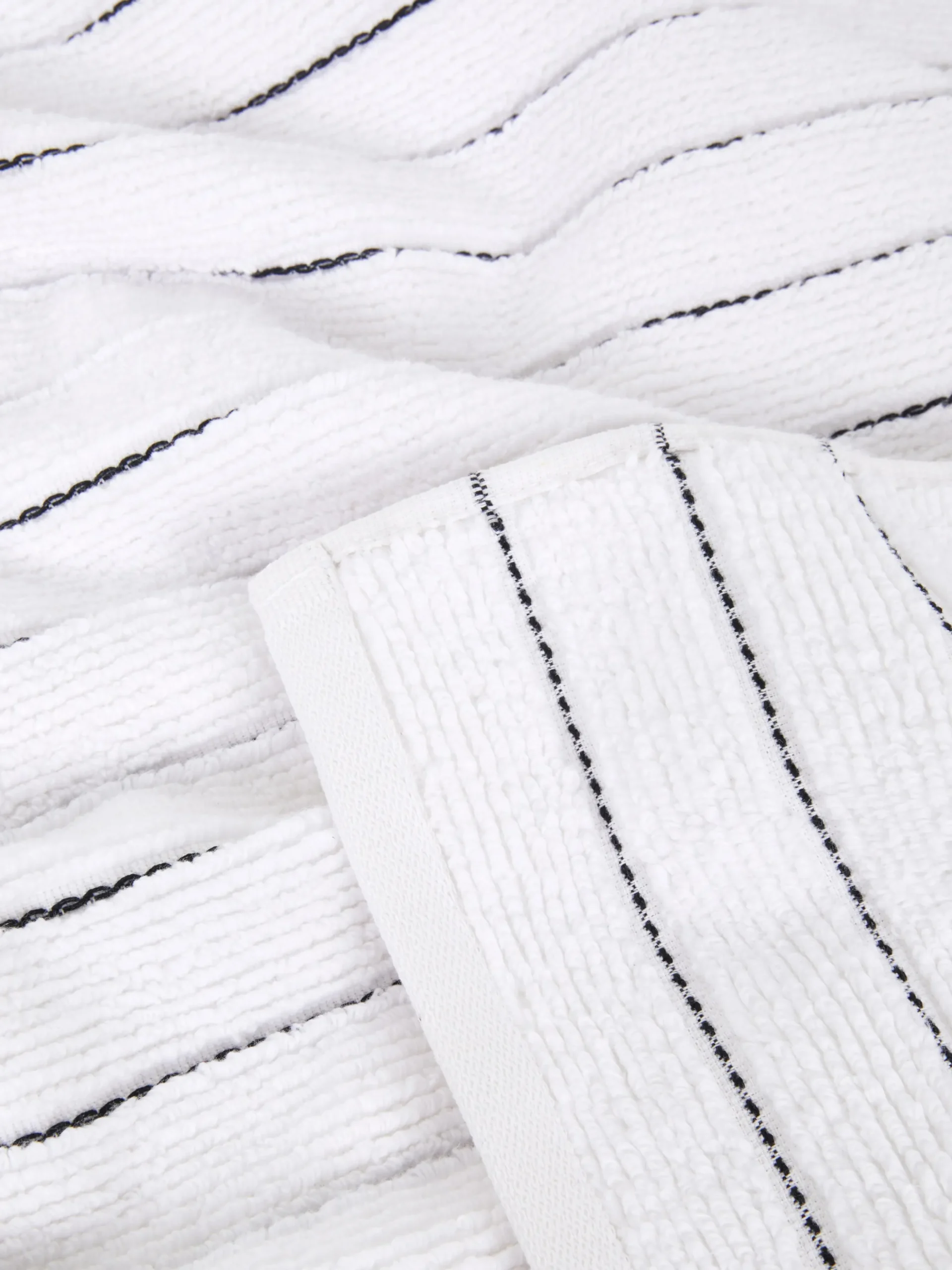Gestreepte Badhanddoek Met Textuur