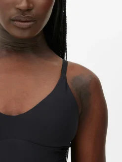 Gladmakende Shapewear Body Met Voorgevormde Cups