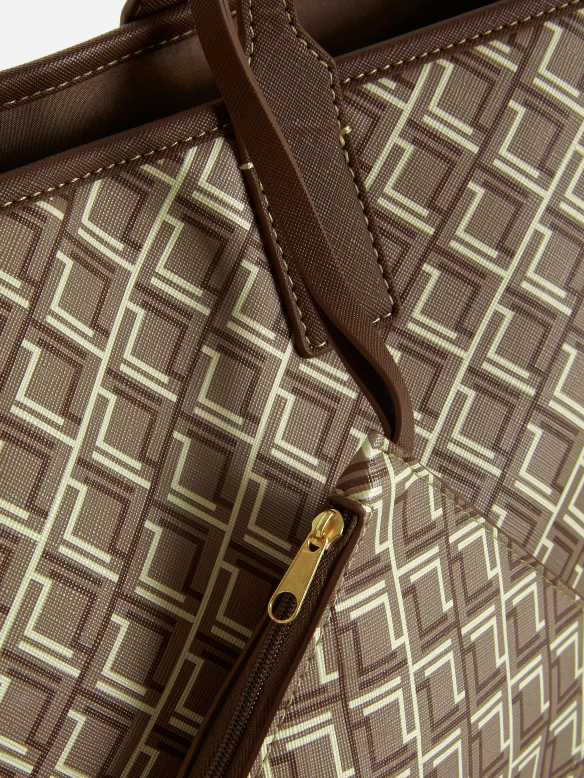 Grote Shopper Met Monogram