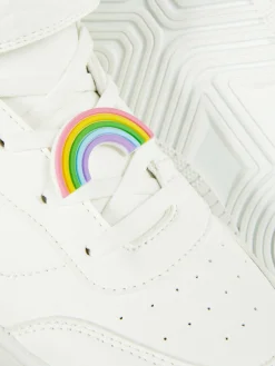 Hoge Sneakers Met Regenboogbedels