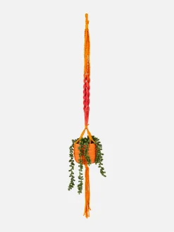 Imitatievetplant In Hangende Pot Met Macramé