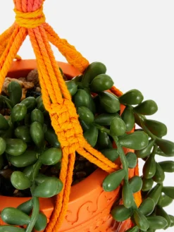 Imitatievetplant In Hangende Pot Met Macramé