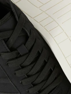 Kem Lage Sneakers Met Veters