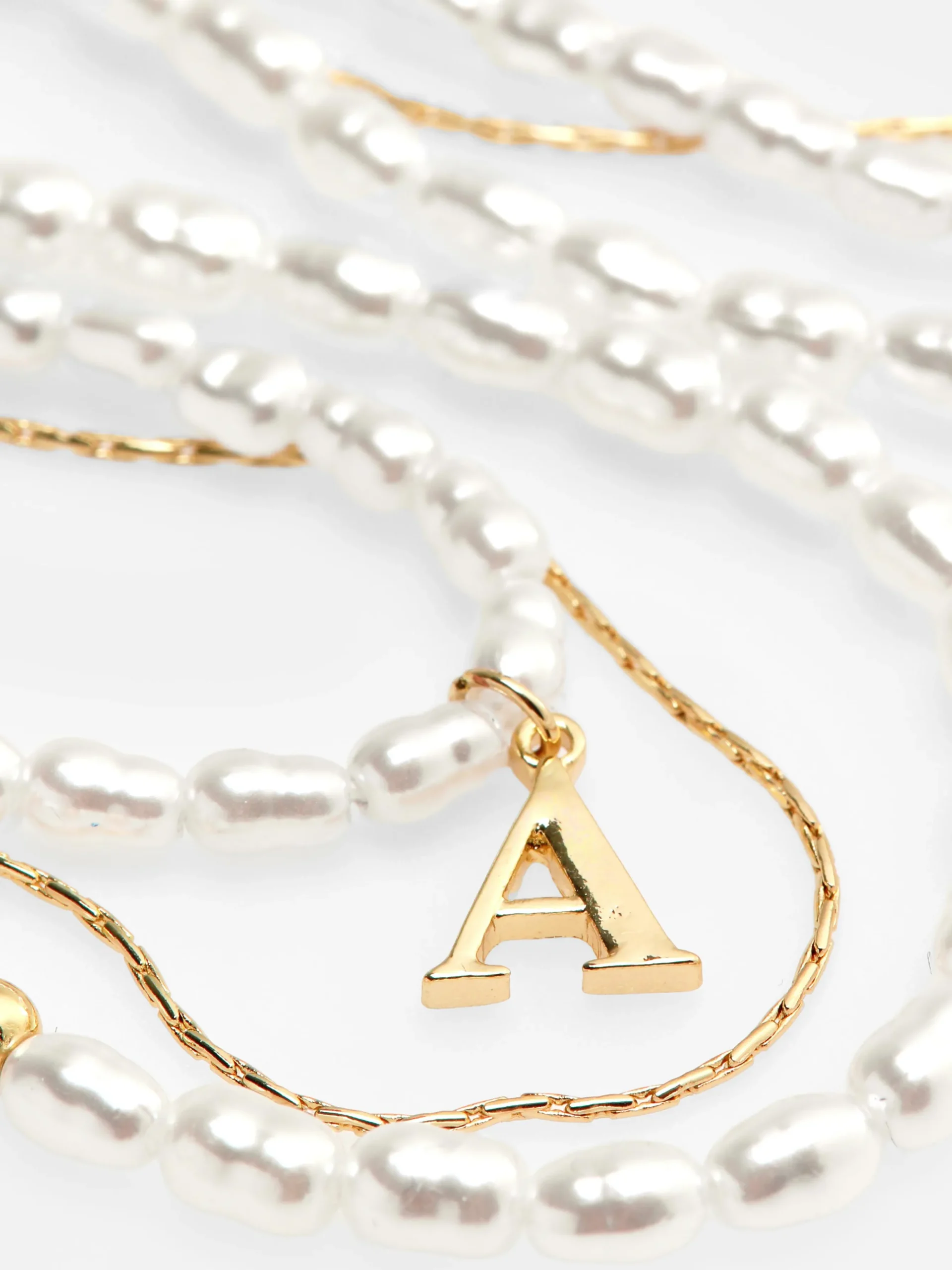 Ketting Van Drie Strengen Met Initiaal