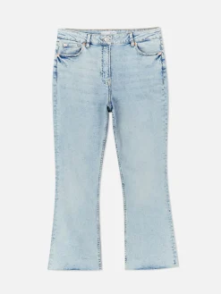 Korte Jeans Met Wijd Uitlopende Pijpen