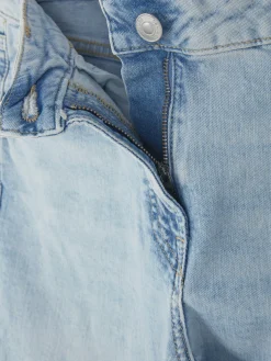 Korte Jeans Met Wijd Uitlopende Pijpen