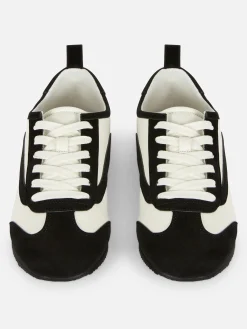 Lage Sneakergympen Met Veters