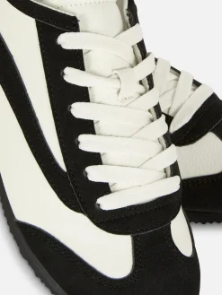 Lage Sneakergympen Met Veters
