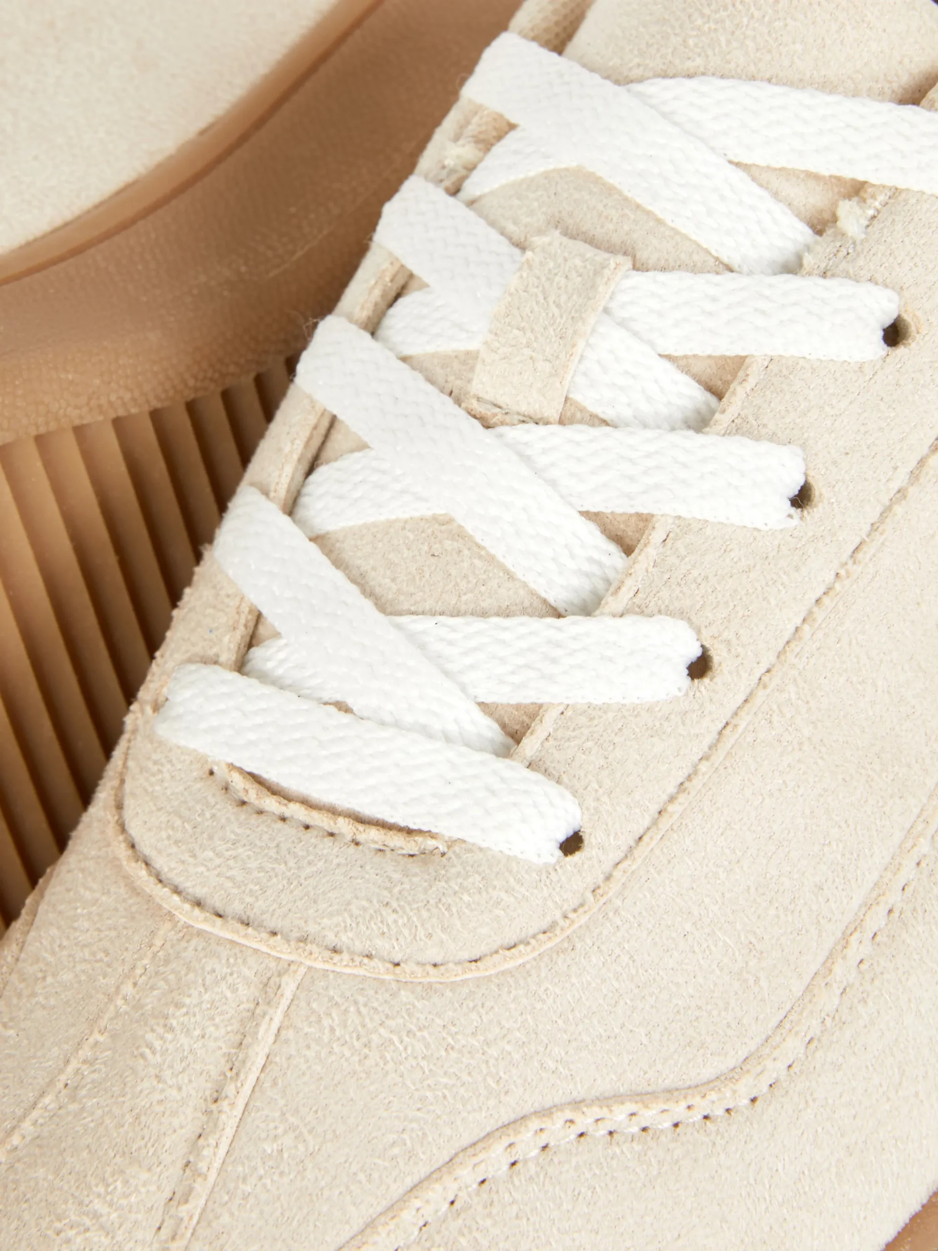 Lage Sneakers Met Gomzool