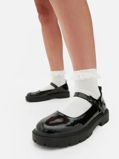 Lakschoentjes Met Bandje En Dikke Zool