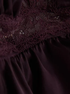 Luchtige Satijnen Bralette Met Kant
