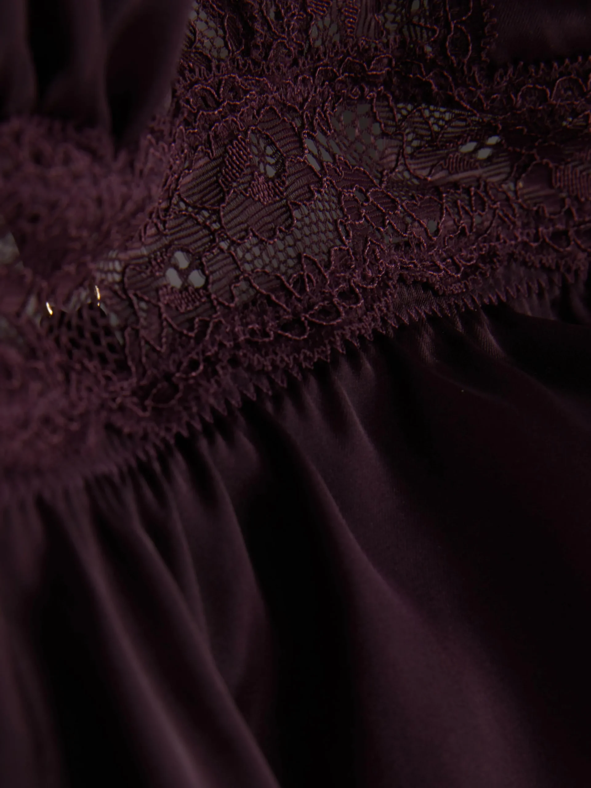 Luchtige Satijnen Bralette Met Kant