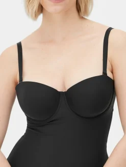 Lycra Shapewear Bodysuit Met Cup