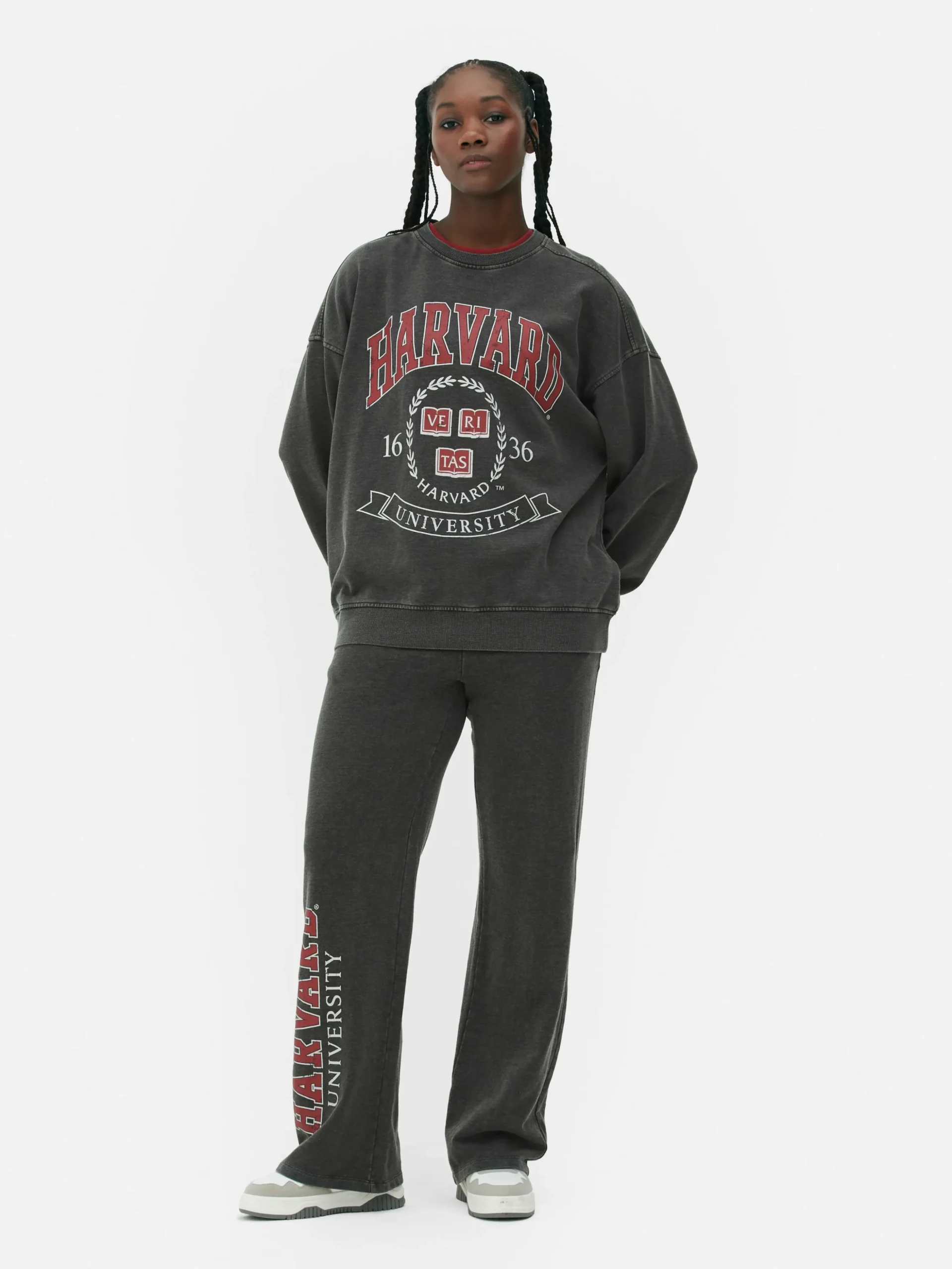 Matchend Sweatshirt Met Acid Wash Harvard