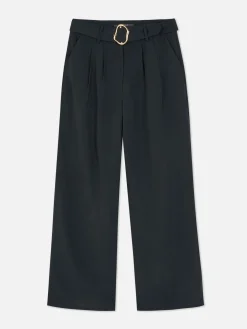 Matchende Broek Met Wijde Pijpen En Gesp