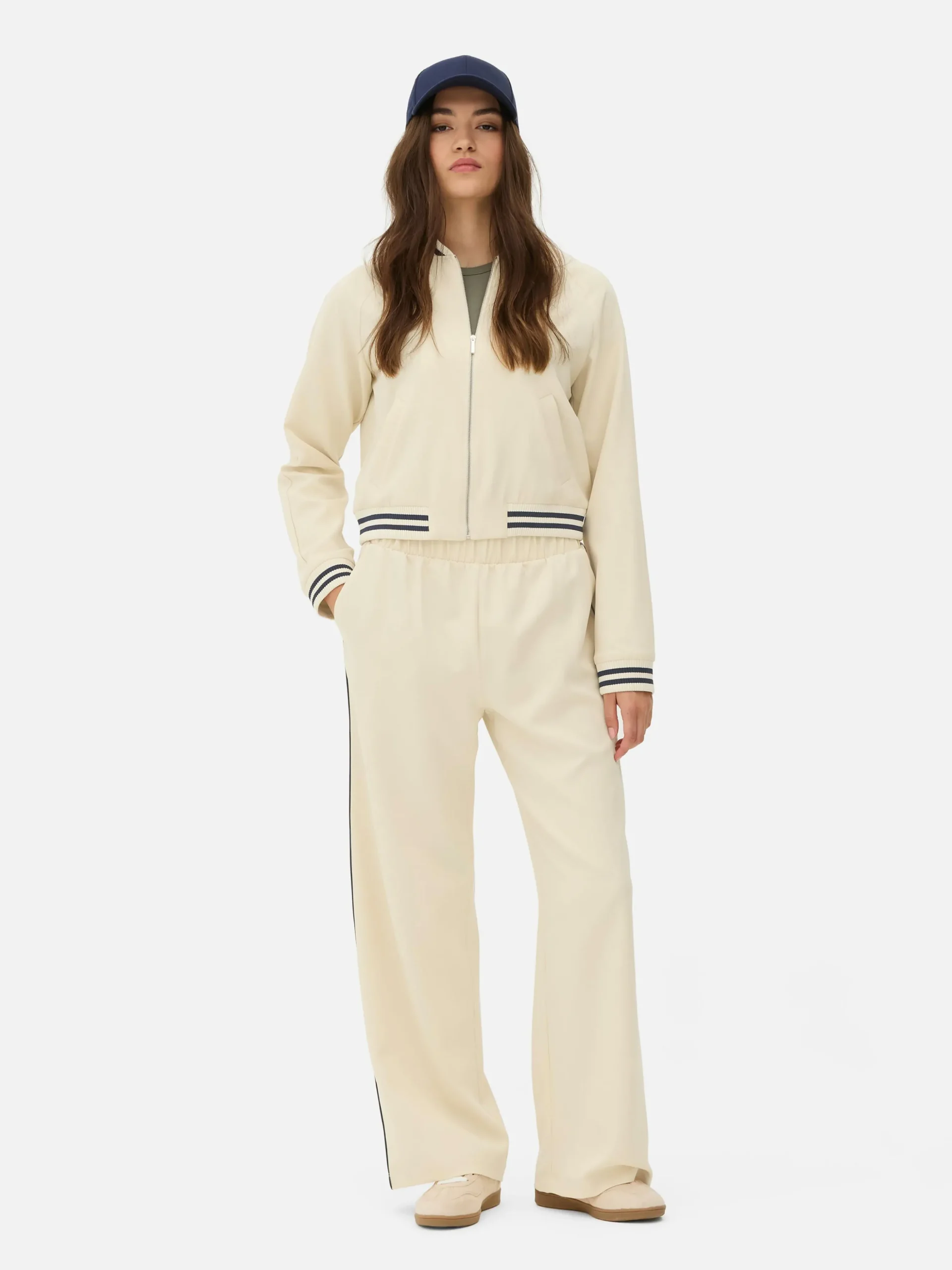 Matchende Joggingbroek Met Wijde Pijpen En Zijstreep