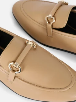 Nette Loafers Met Gespdetail