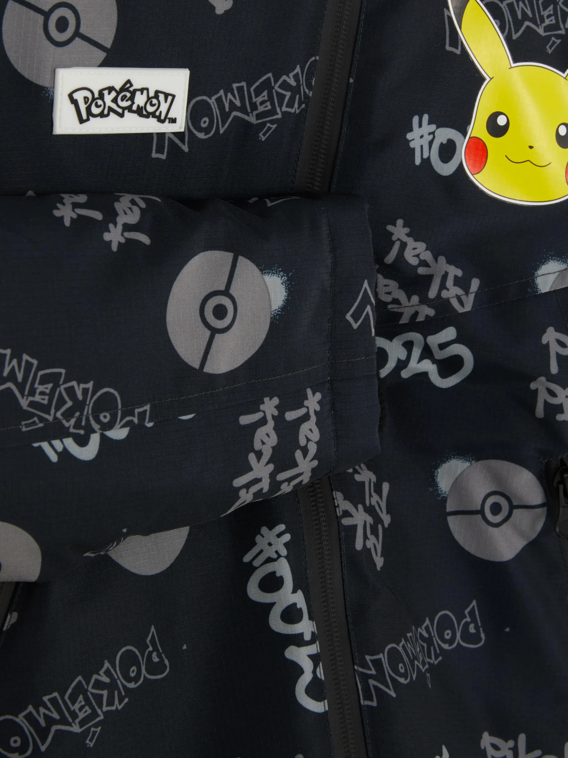 Parka Pokémon Pikachu