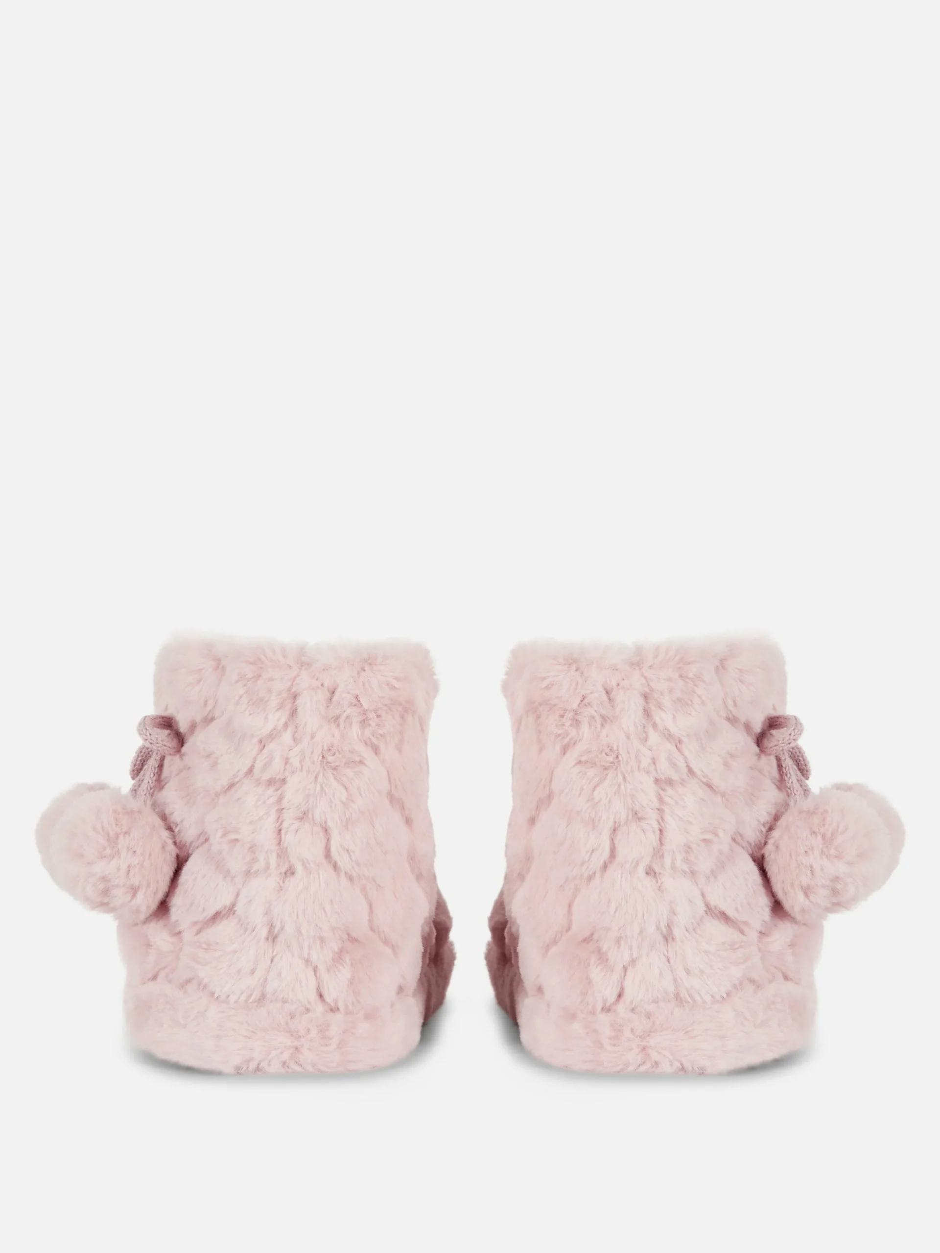 Pluizige Slofjes Met Pompons