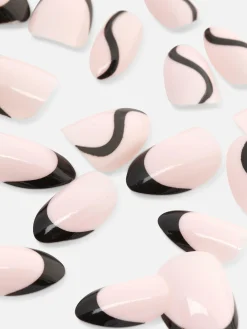 PS... Glanzende Kunstnagels Met Contrasterende Tip