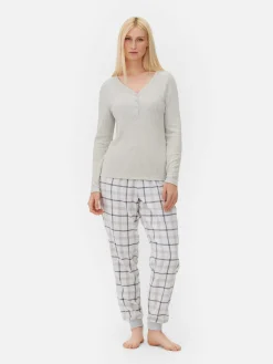 Pyjama Met Geruite Broek En Shirt Met Lange Mouwen