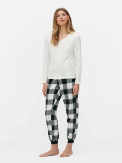 Pyjama Met Geruite Broek En Shirt Met Lange Mouwen
