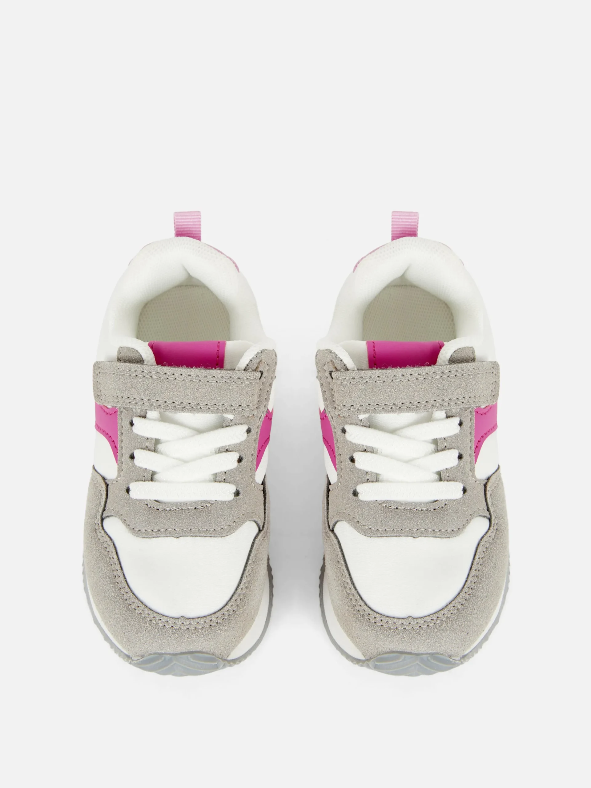 Retrosneakers Met Inzetstukken