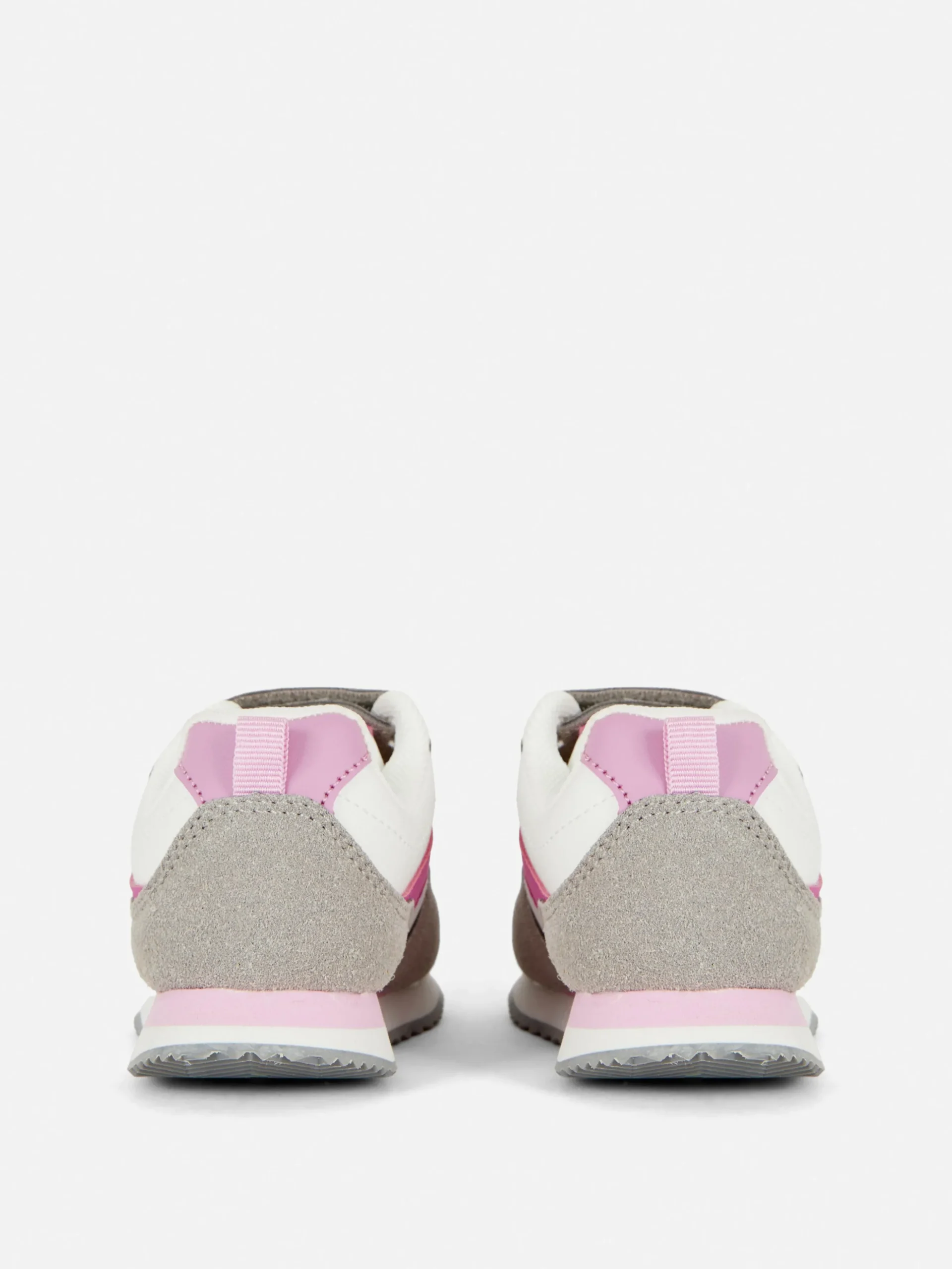 Retrosneakers Met Inzetstukken
