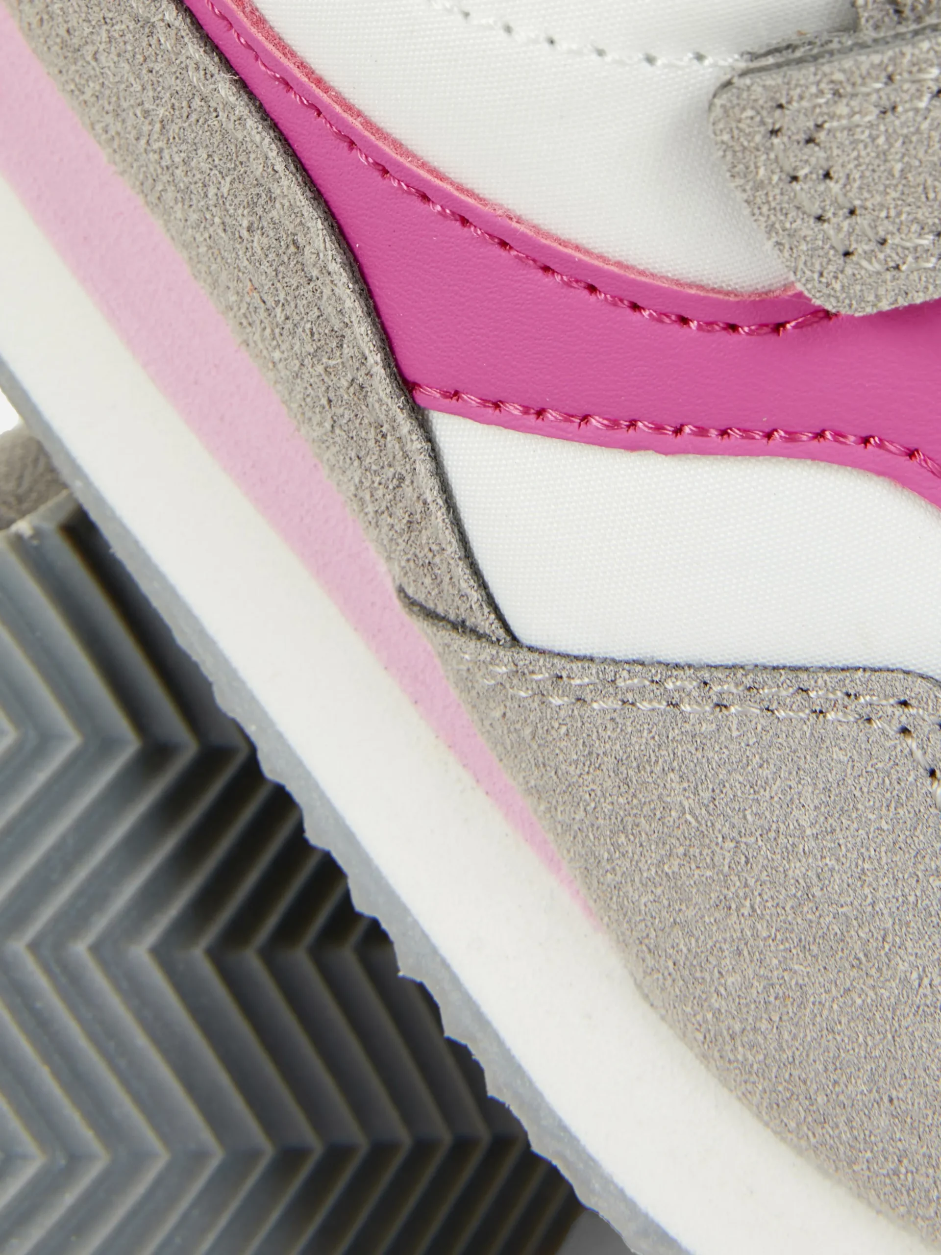 Retrosneakers Met Inzetstukken