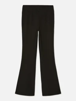 Ribbroek Met Wijduitlopende Pijpen