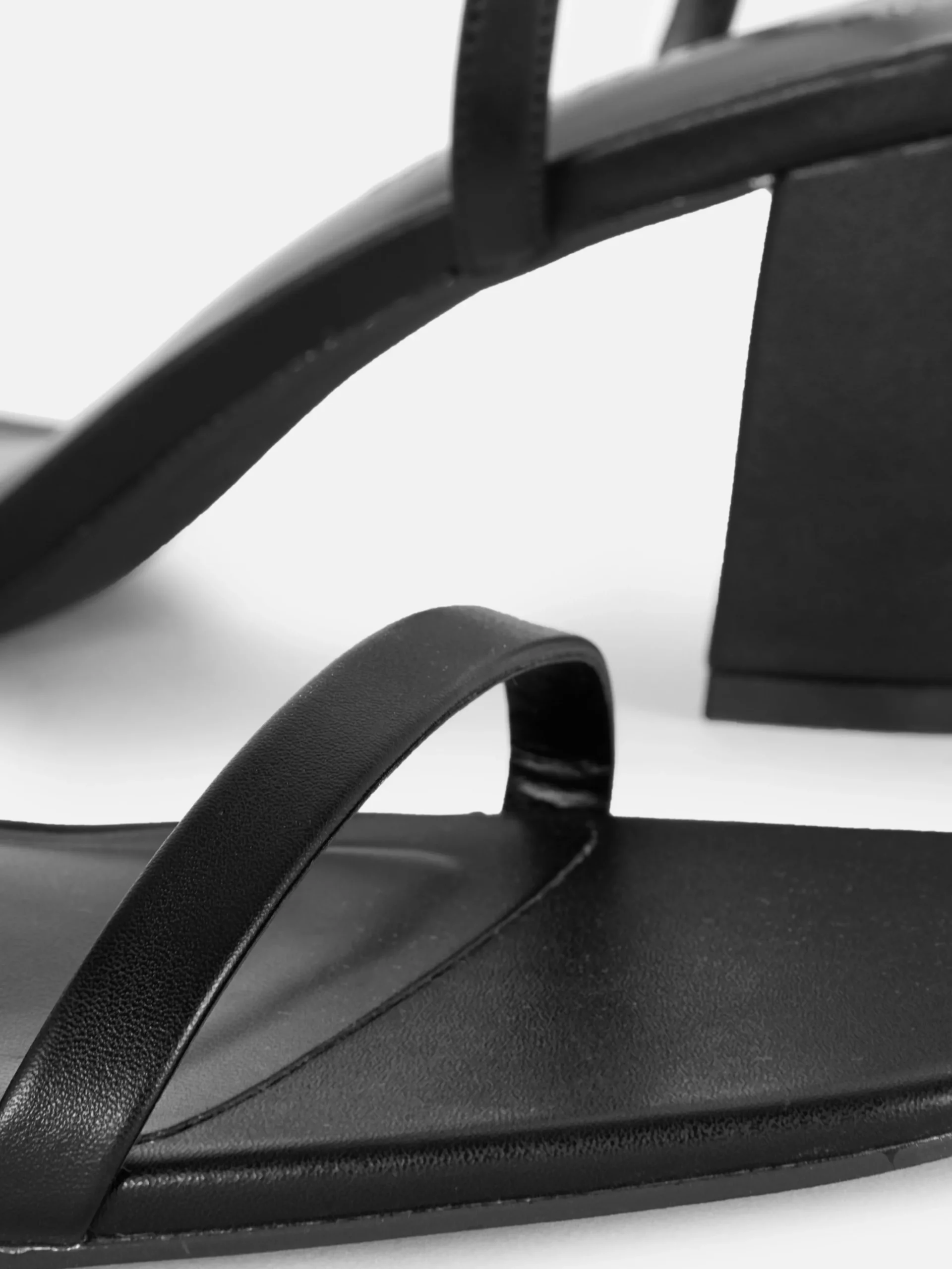 Sandalen Met Blokhak En Bandjes