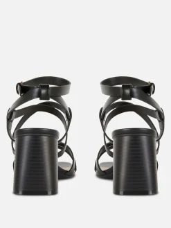 Sandalen Met Blokhak En Gekruiste Bandjes