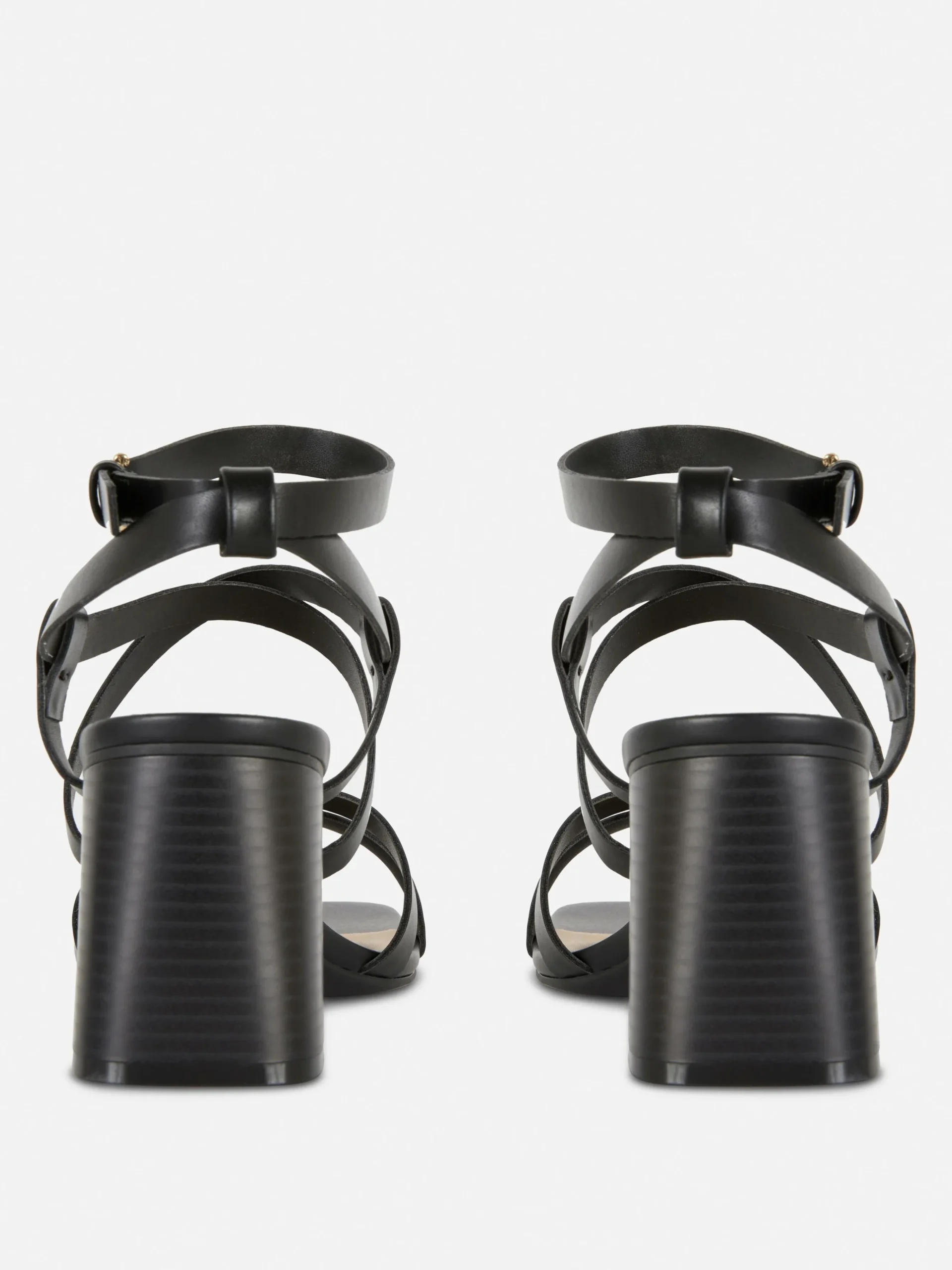 Sandalen Met Blokhak En Gekruiste Bandjes