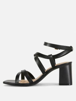 Sandalen Met Blokhak En Gekruiste Bandjes