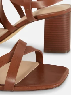 Sandalen Met Blokhak En Gekruiste Bandjes