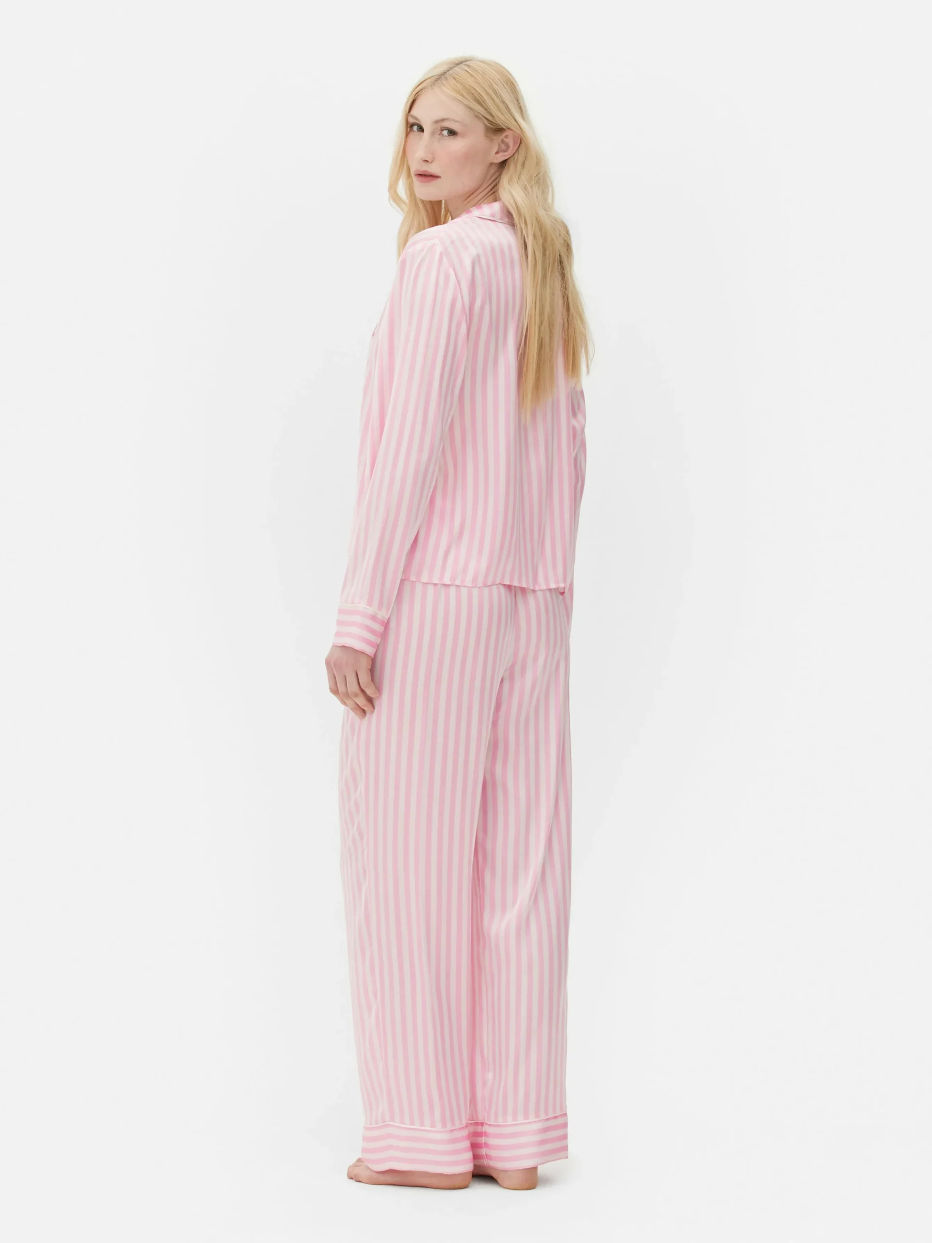 Satijnen Pyjama Met Lange Mouwen