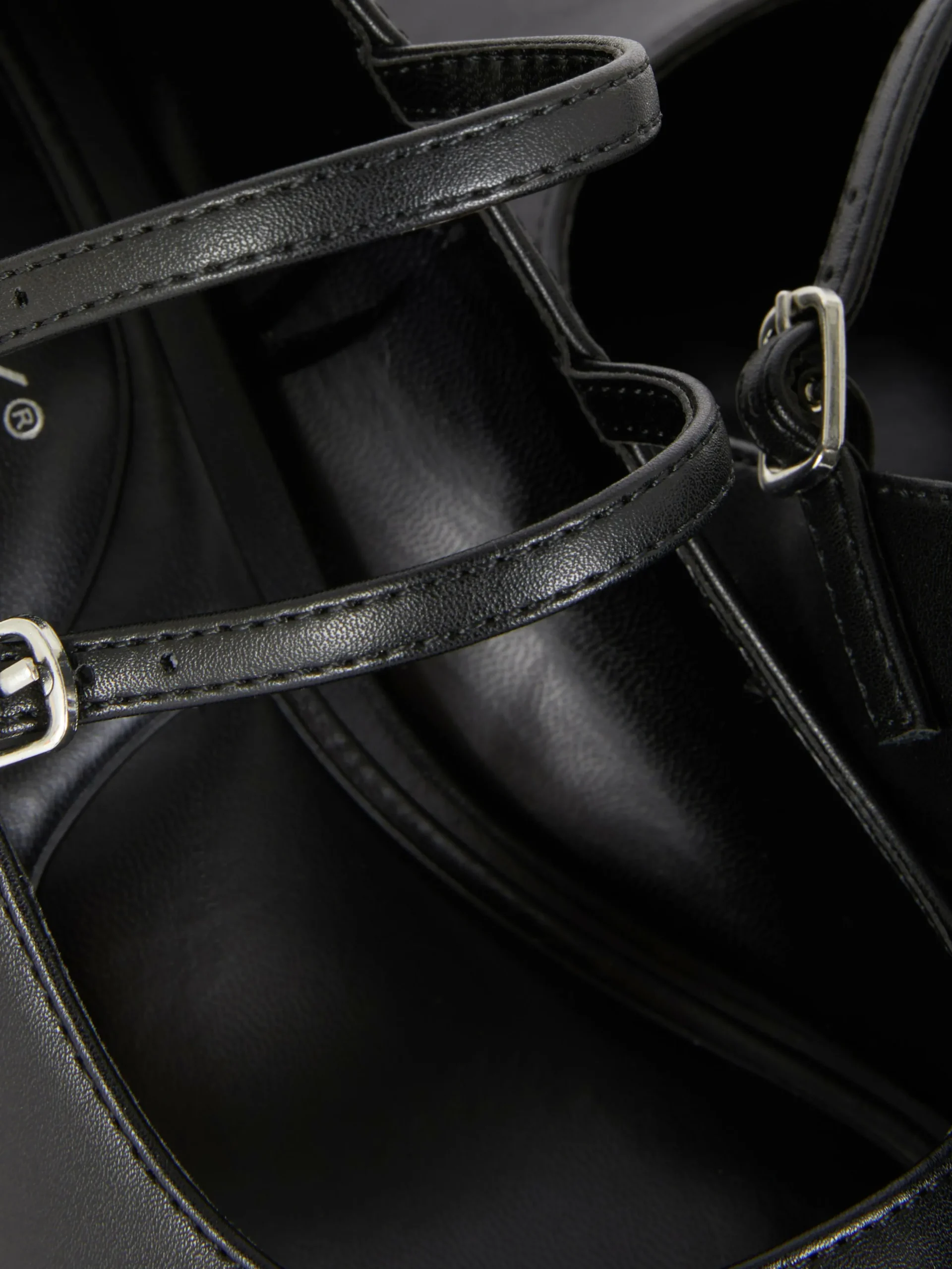 Schoenen Met T-bandje Van Imitatieleer