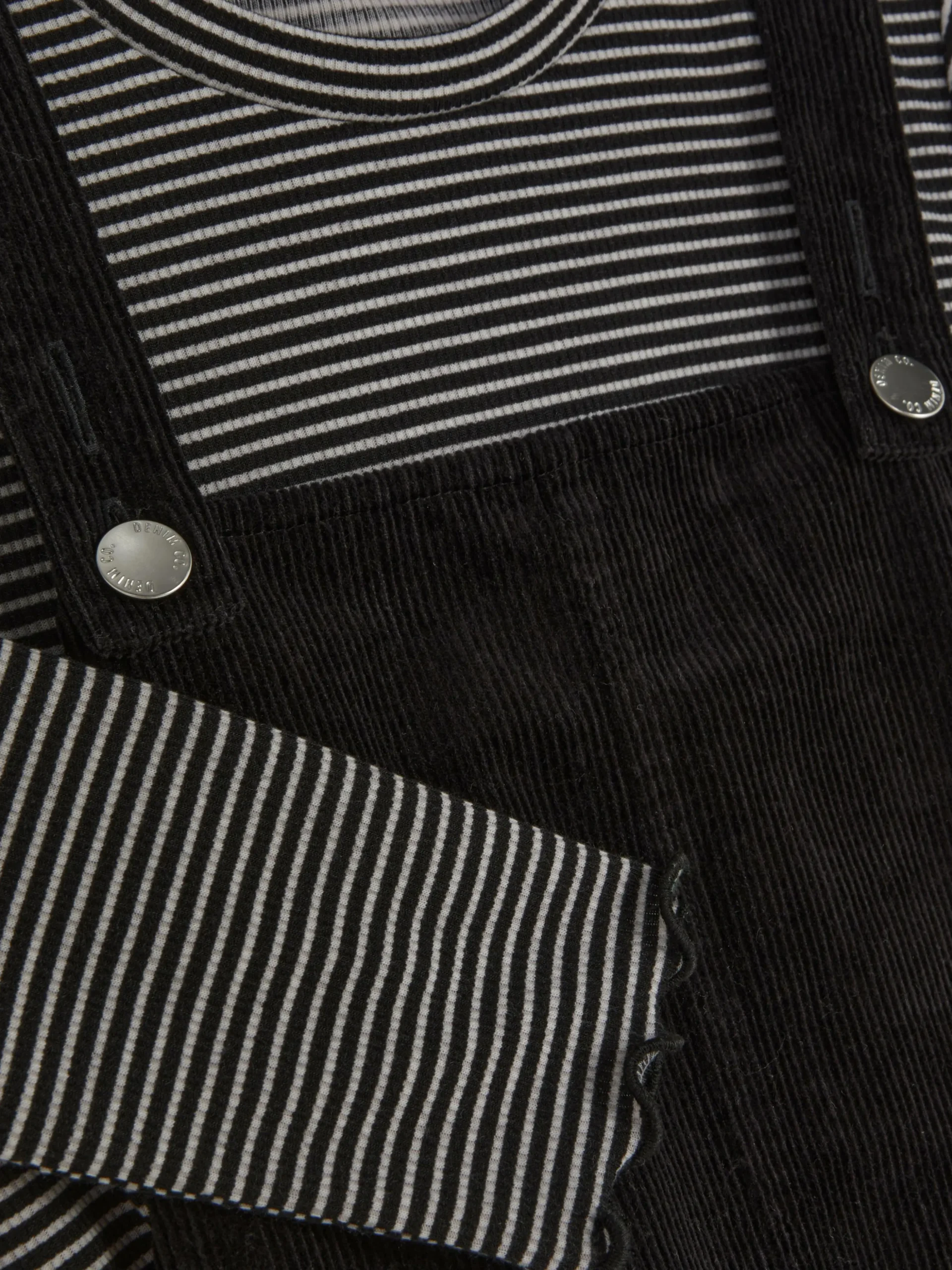 Set Met Gestreept T-shirt Met Lange Mouwen En Corduroy Overgooier