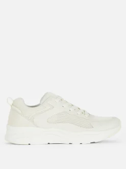 Sneakers Met Inzetstukken En Dikke Zool