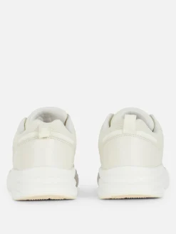 Sneakers Met Inzetstukken En Dikke Zool