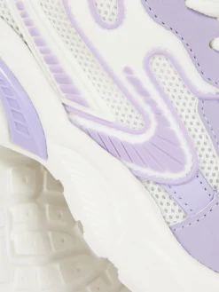 Sneakers Met Inzetstukken En Dikke Zool