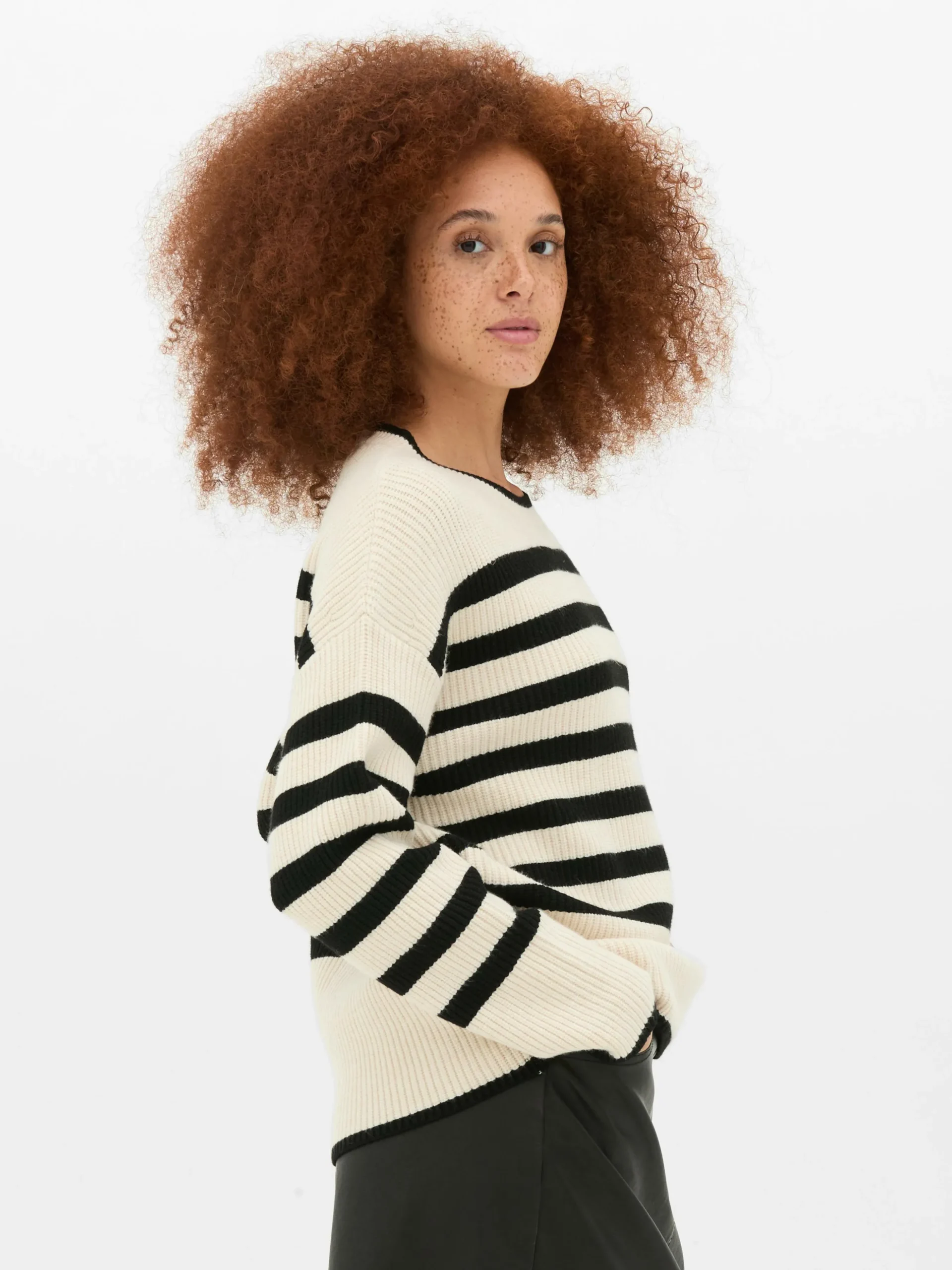 Trui Met Ronde Hals En Knoopdetail