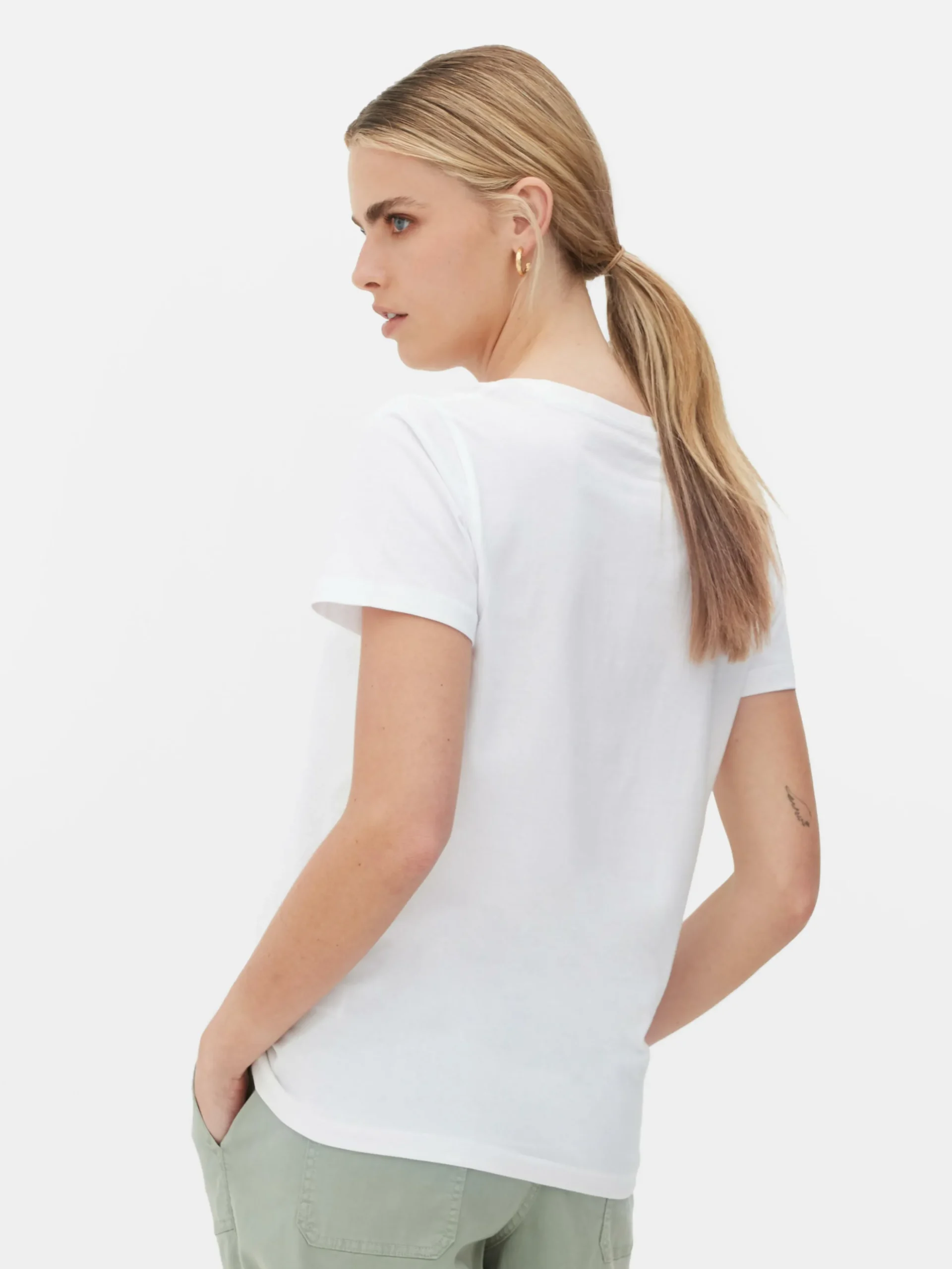T-shirt Met V-hals En Korte Mouwen