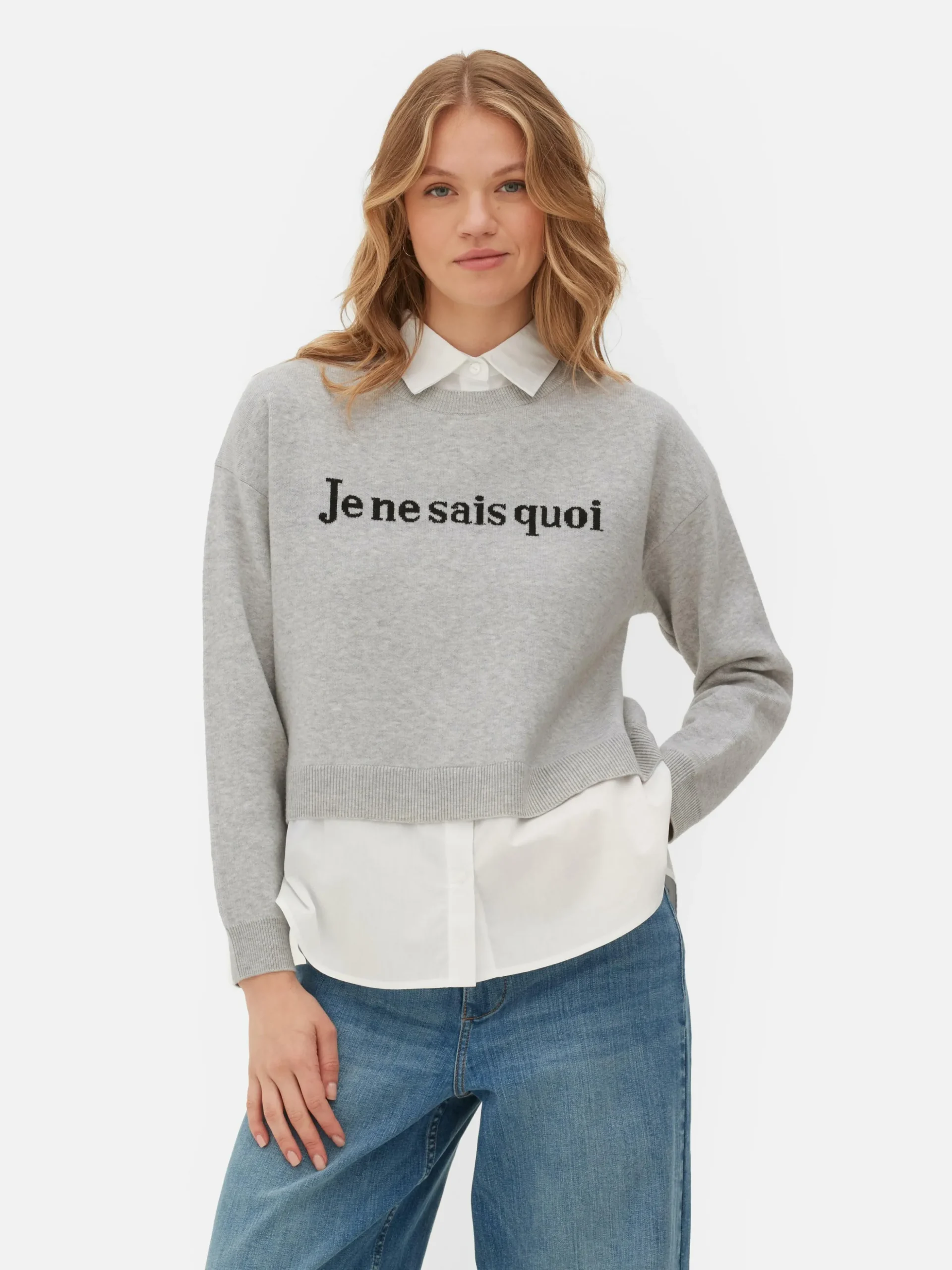 Twee-in-één Gebreide Trui Met Tekst En Overhemd